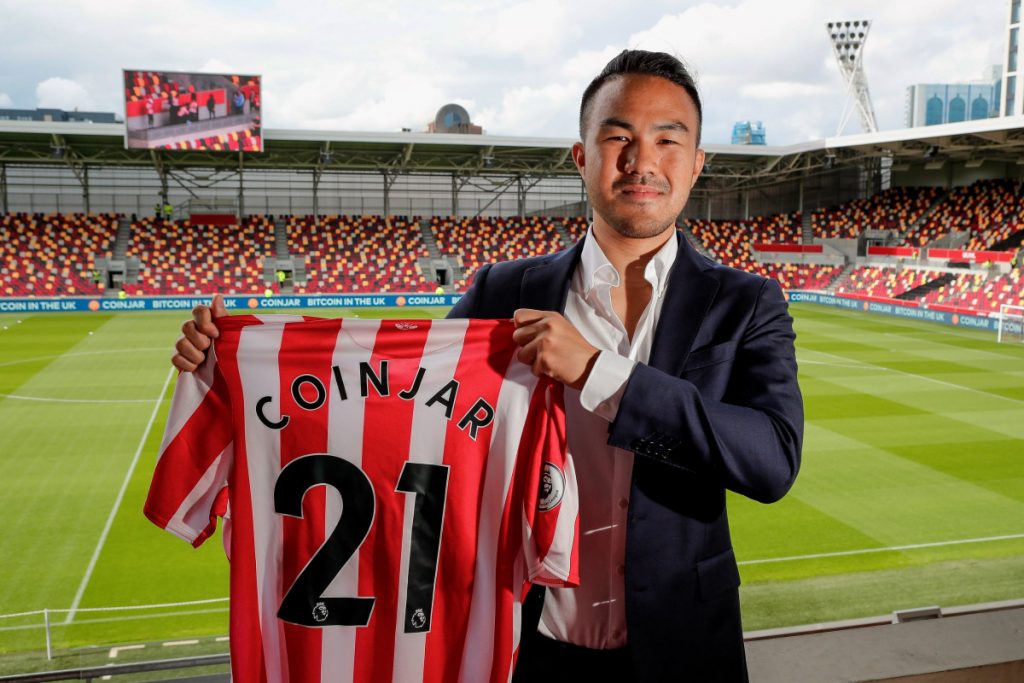 This image has an empty alt attribute; its file name is Asher-Tan-CoinJar-CEO-Announces-Brentford-FC-Partnership-1-1024x683.jpg