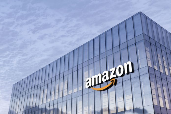 Amazon freezes hiring in retail division