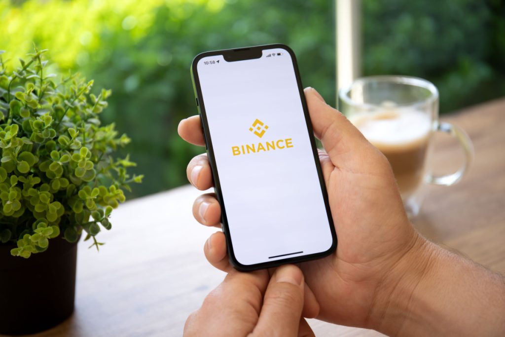 Binance integrates Apple and Google payment options