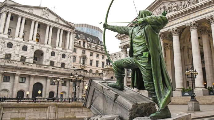 Robinhood statue aiming arrow at Bank of England