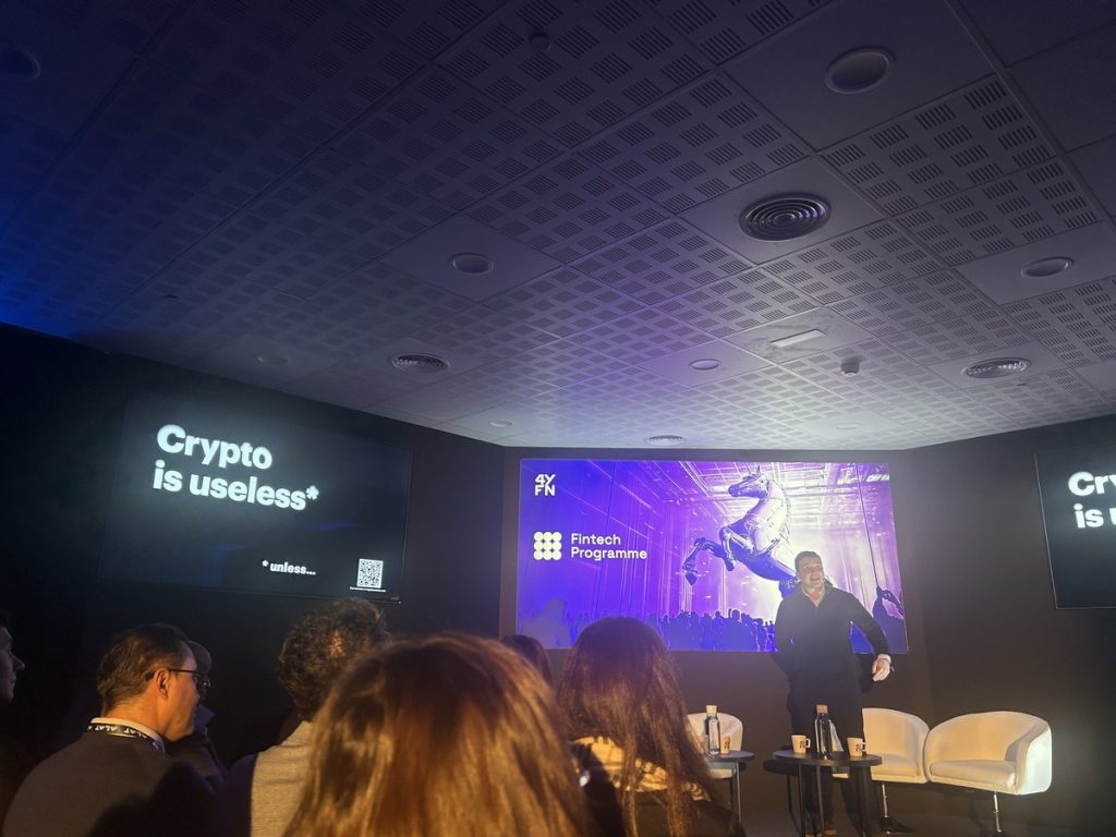 Markus Franke, CEO of Mento Labs, addressing the MWC audience.