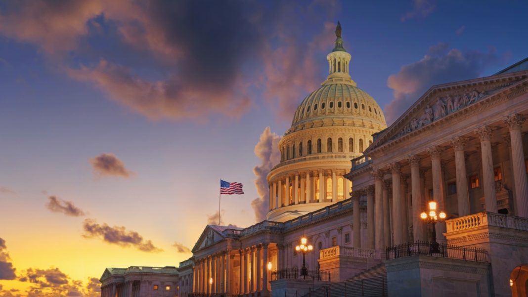 US capitol building at nighttime