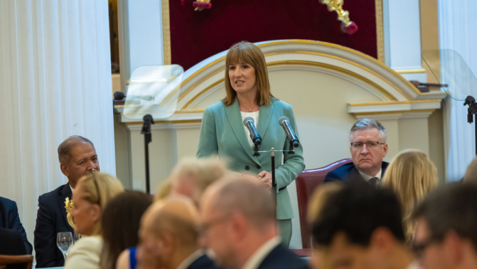 15/07/2025. London. The Chancellor of the Exchequer Rachel Reeves, joined by the Governor of the Bank of England Andrew Bailey and the Lord Mayor of London Alastair King, gives her annual speech at the Mansion House Dinner in the City of London. Picture by Simon Walker / HM Treasury