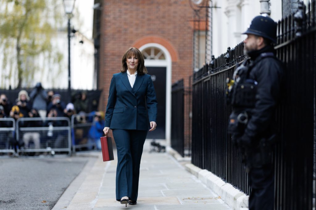 26/11/2025. London, United Kingdom. Chancellor of Exchequer Rachel Reeves leaves 11 Downing Street as she prepares to deliver her Budget. Picture by Simon Dawson / No 10 Downing Street