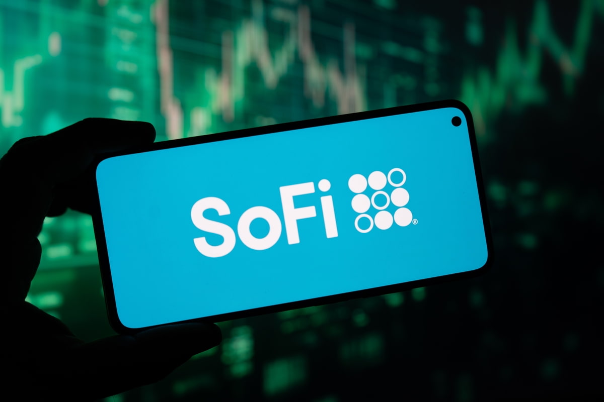 SoFi Mastercard link for stablecoin settlement